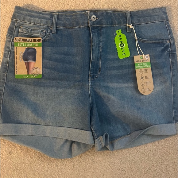 Wax jean shorts, new, never worn,3X, sustainable denim, high rise, push up jeans - Picture 2 of 7